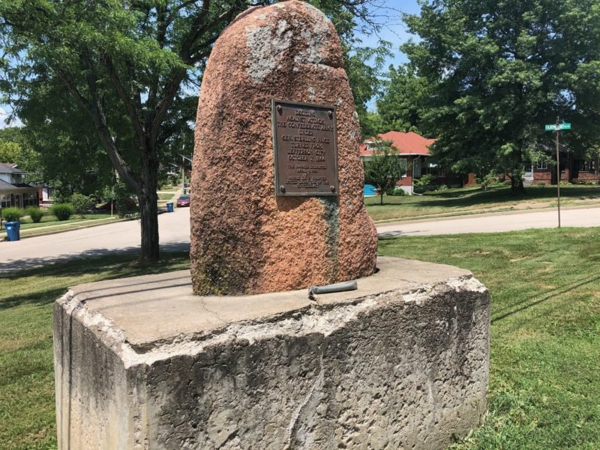Sterling Price monument in Jefferson City