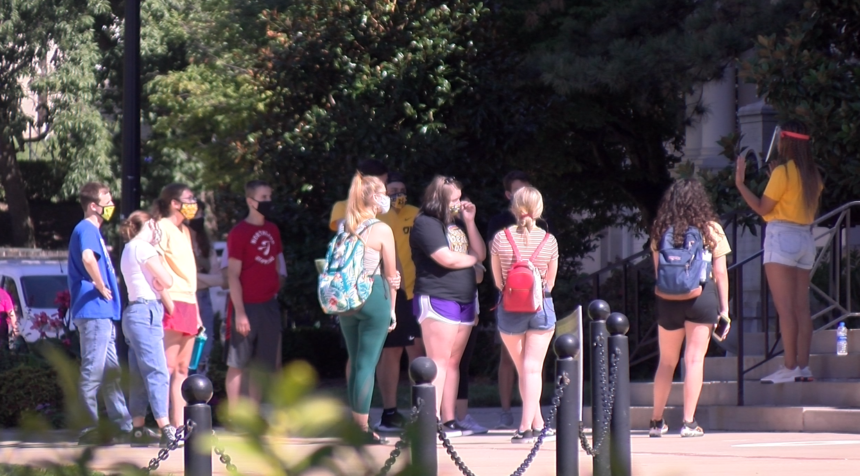 Students on MU campus