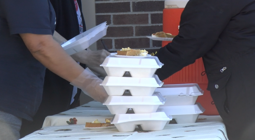 Curbside Thanksgiving meals at Salvation Army in Jefferson City