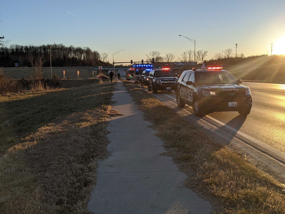 One Vehicle Wreck Closes One Lane On Highway B In Columbia - ABC17NEWS