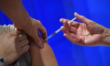 Coronavirus vaccine gets reccomendation