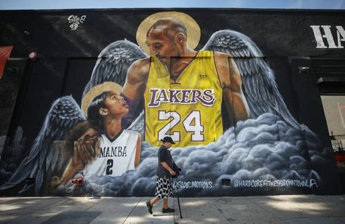 Kobe Bryant Dunk Graffiti Collage 8 Vs Kobe 24 Lakers Canvas Print
