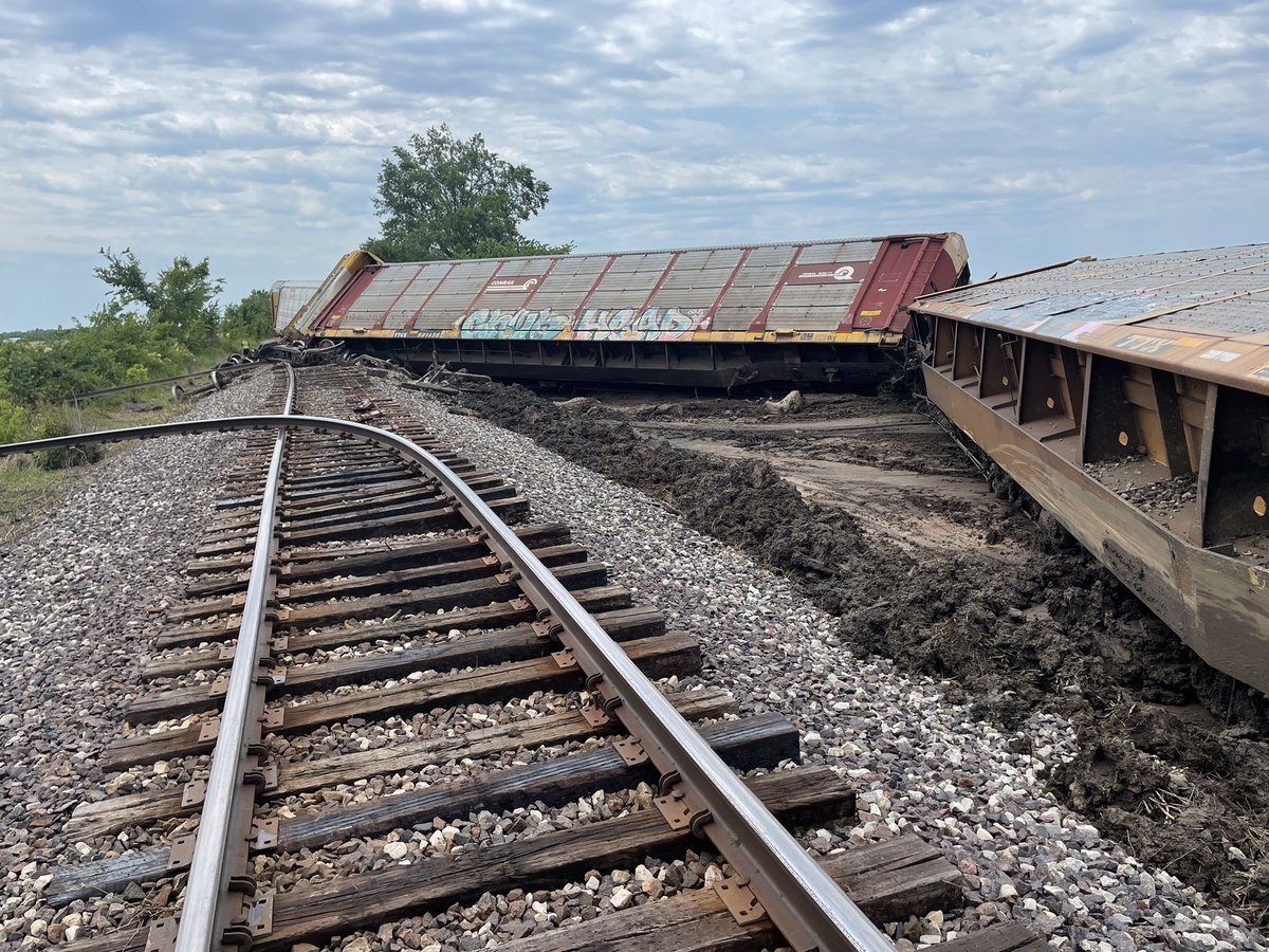 Norfolk Southern Train derails in Monroe County, 1 mile east of Madison. 