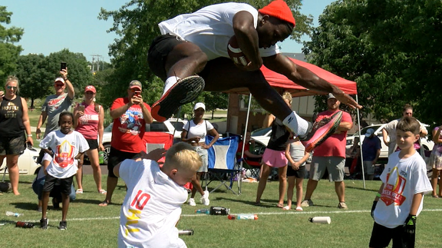 Former Chief Tyreek Hill hosts youth camp in Joplin, Local Sports