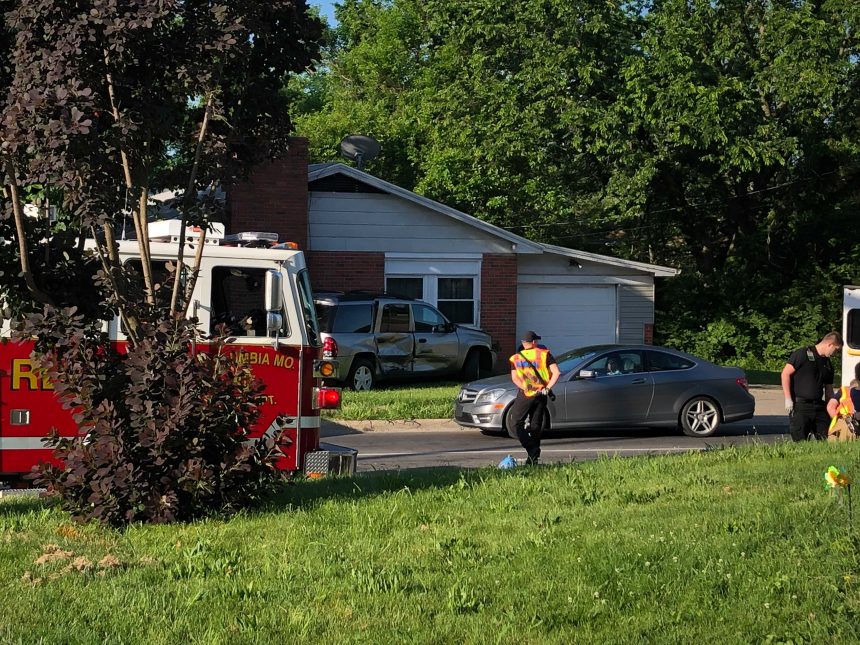 Car Causes Little Damage After Crashing Into Columbia Home - ABC17NEWS