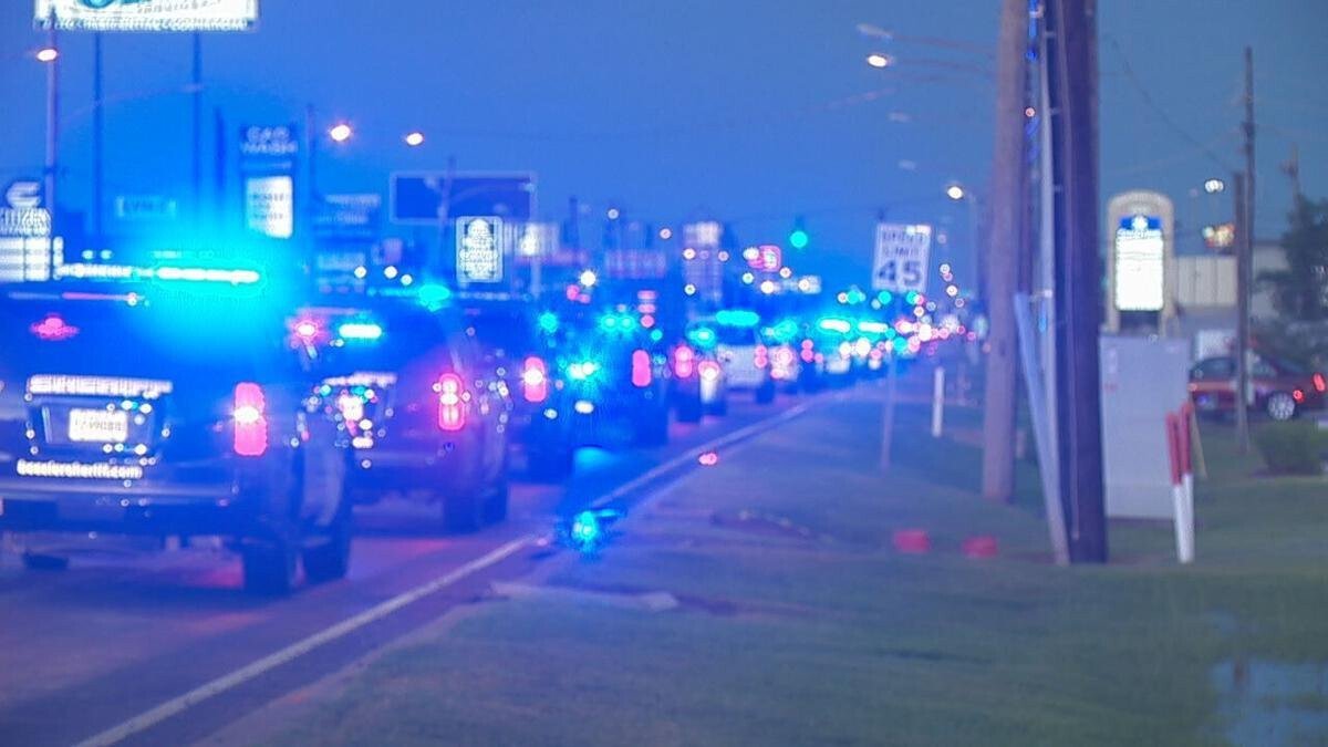 <i>KTBS</i><br/>Fallen Officer William 'Billy' Collins honored with Sea of Blue procession.