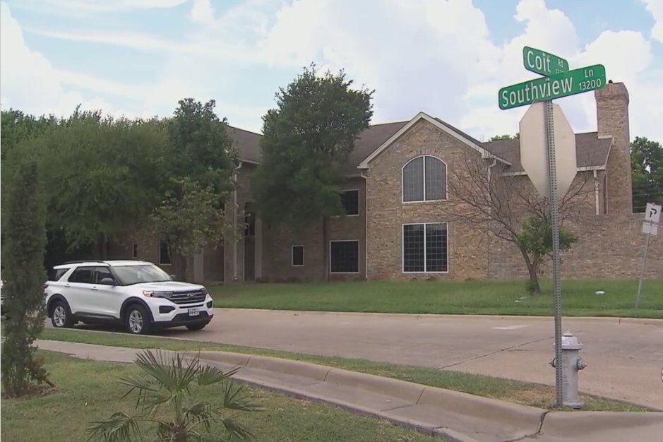 <i>KTVT</i><br/>A Dallas mansion with no bedrooms is currently for sale for almost $1 million.