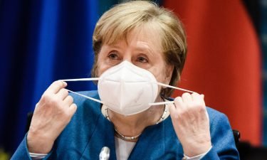 Germany recommends the mixing of Covid-19 vaccines. German Chancellor Angela Merkel is seen here in Berlin
