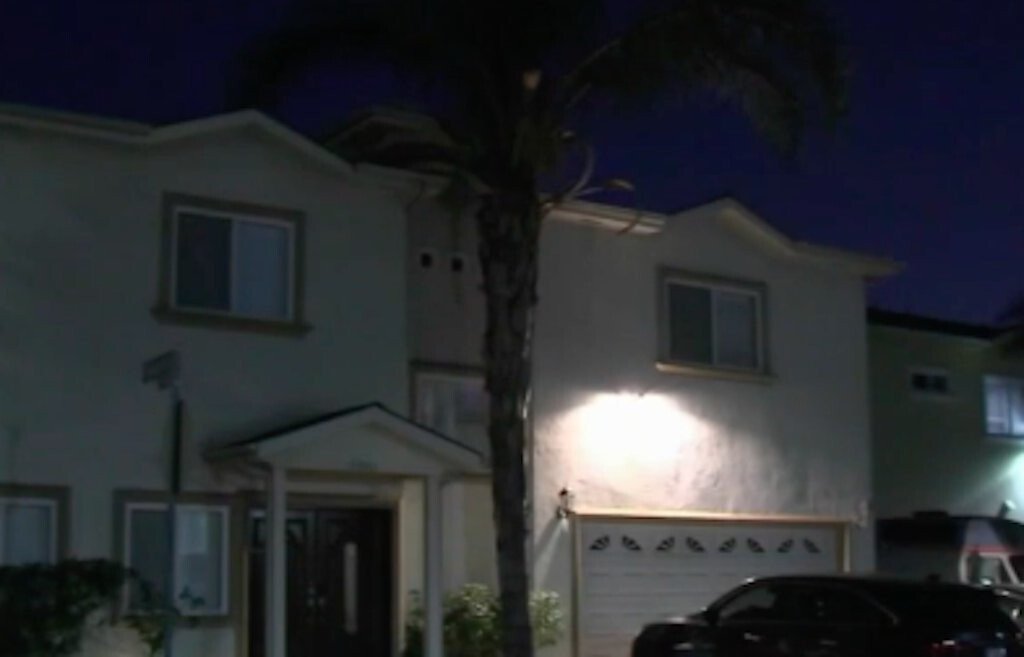 <i>KABC</i><br/>A 48-year-old woman was found murdered at her Reseda home in California and police are seeking help from the public in tracking down a suspect.