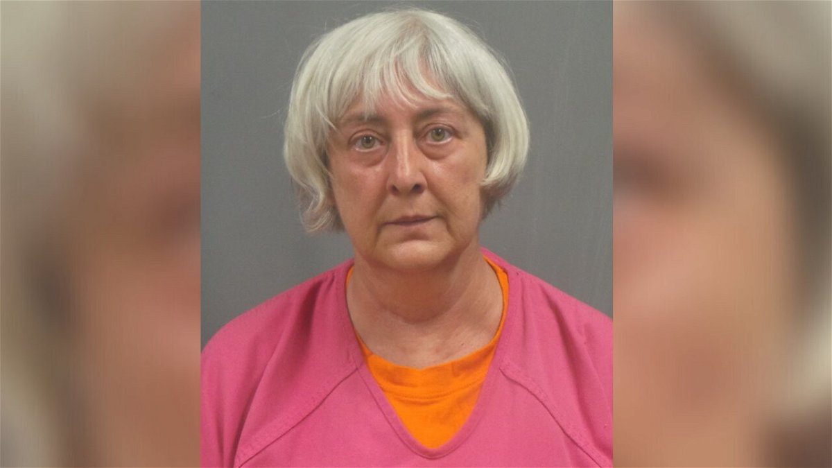 <i>Jefferson Co. Sheriff via KMOV</i><br/>Alice Weiss is charged and accused of shooting and killing her boyfriend in 2004.
