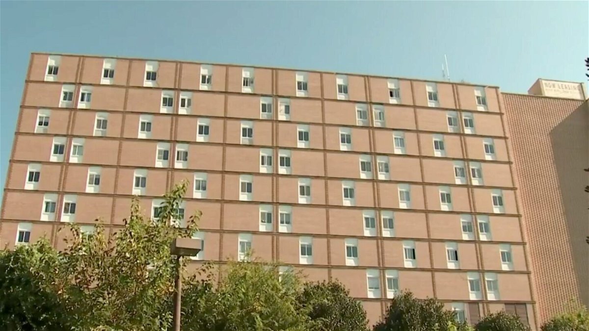 <i>WGCL</i><br/>Students moving into these Clark Atlanta dorms said they were met with unfinished renovations.