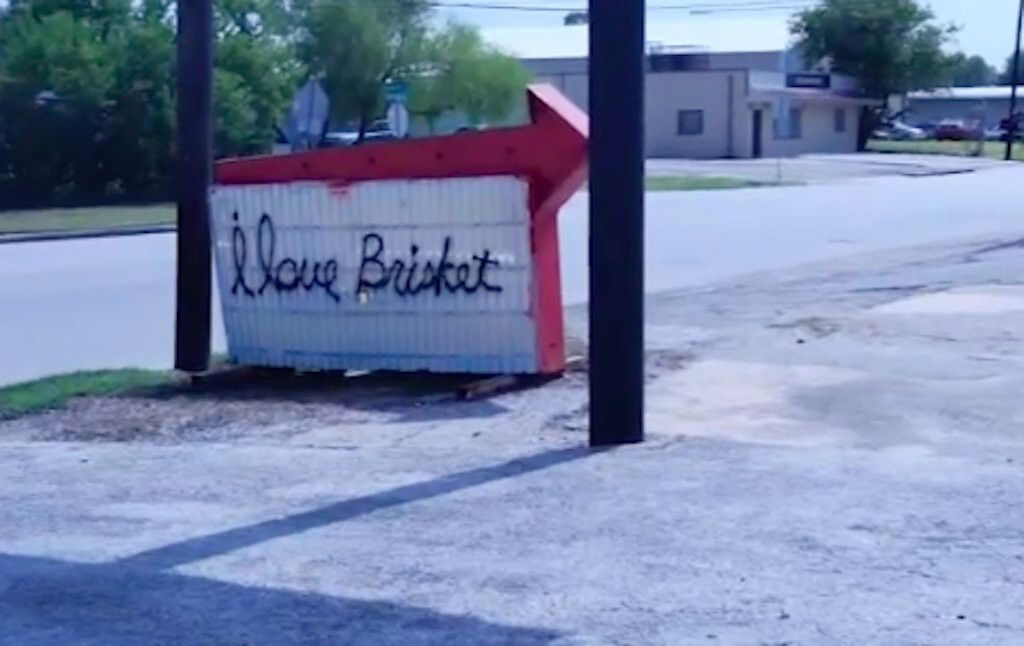 <i>KTRK</i><br/>The owner of a new restaurant in Houston's East End said he plans to fight against city officials who say it's illegal for him to have a portable sign up in front of his building.