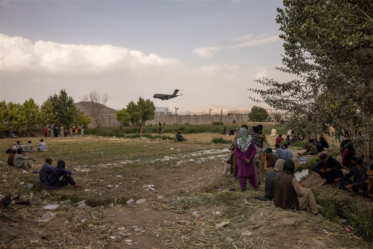 <i>Jim Huylebroek/The New York Times/Redux</i><br/>Dozens of US Air Force planes head to Kabul as 20