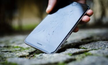 Future smartphones may be designed with he ability to be repaired