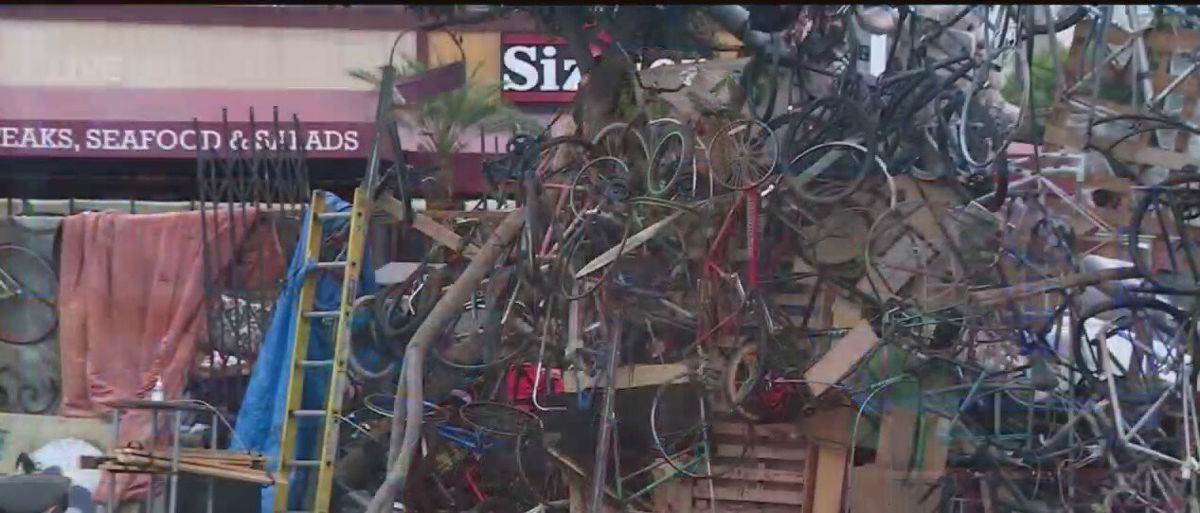 <i>KCAL KCBS</i><br/>A large wall of bicycles created by a local homeless man is bringing attention to homelessness.