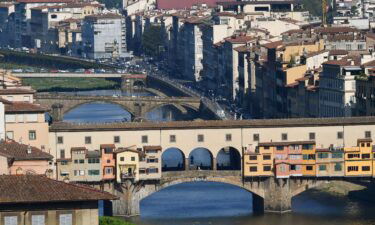 US tourists wanting to see the Ponte Vecchio