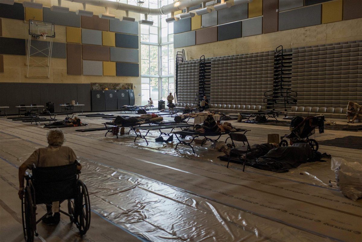 <i>Michael Hanson/AFP/Getty Images</i><br/>Residents spend the afternoon at a cooling center at Kellogg Middle School in Portland