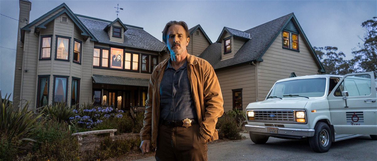 <i>From Airbnb</i><br/>Sheriff Dewey Riley (David Arquette) will virtually greet guests at the start of their stay.