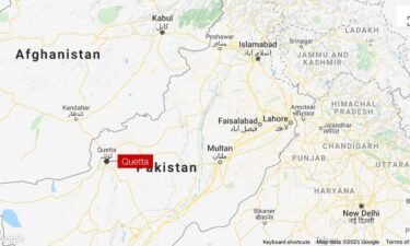 Three people have died and 15 were injured in an attack on paramilitary troops in the city of Quetta in Pakistan's southwestern province of Balochistan.