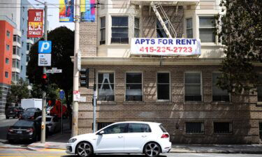 Rent prices across the US climb back up. A "for rent" sign is posted on the exterior of an apartment building on June 02