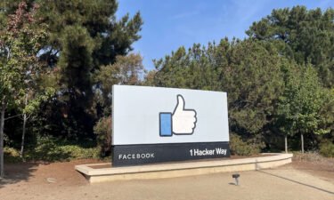 Facebook plans to announce a new name next week.