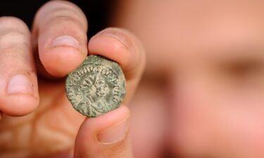 A major insight into how Romans residing on the southeastern English coast would have lived has been revealed by the excavation of a historic amphitheater. Archaeologists discovered coins