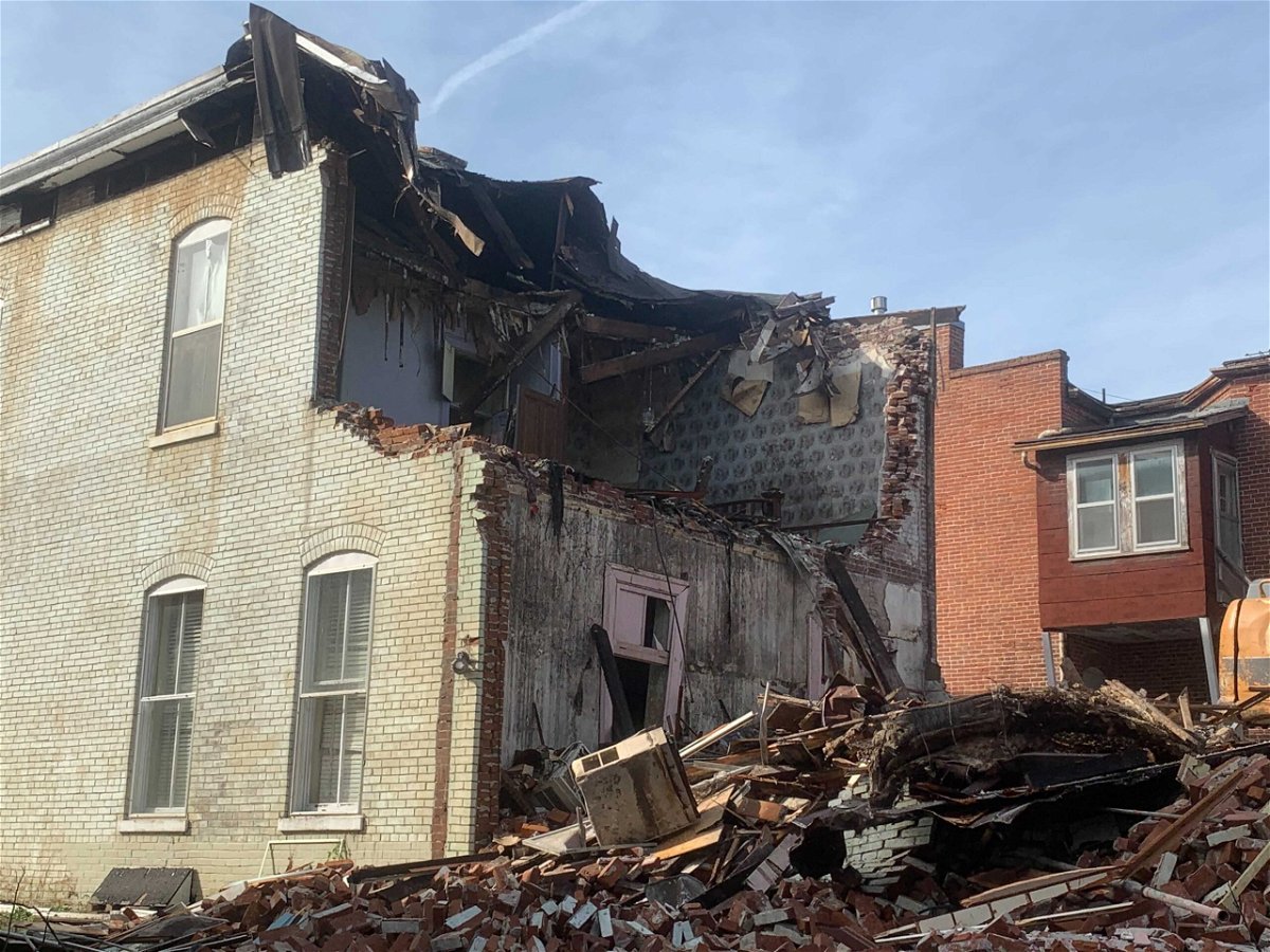 Contractors in Jefferson City have begun demolishing what they call a dangerous structure at 417 East Capitol in Jefferson City.
