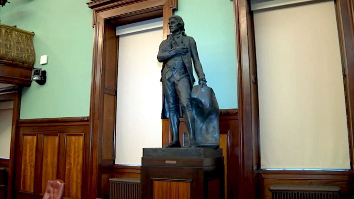<i>WABC</i><br/>A statue of Thomas Jefferson stands in the Council Chambers at City Hall in New York City. The New York City Public Design Commission voted unanimously on November 15 to approve the statue's long-term loan to the New-York Historical Society.