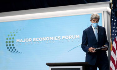 US Climate Envoy John Kerry and his team have begun downplaying expectations as clouds gather over the upcoming talks at the UN climate conference. Kerry is shown here in Washington