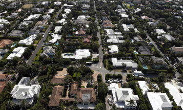 Single-family houses in Palm Beach