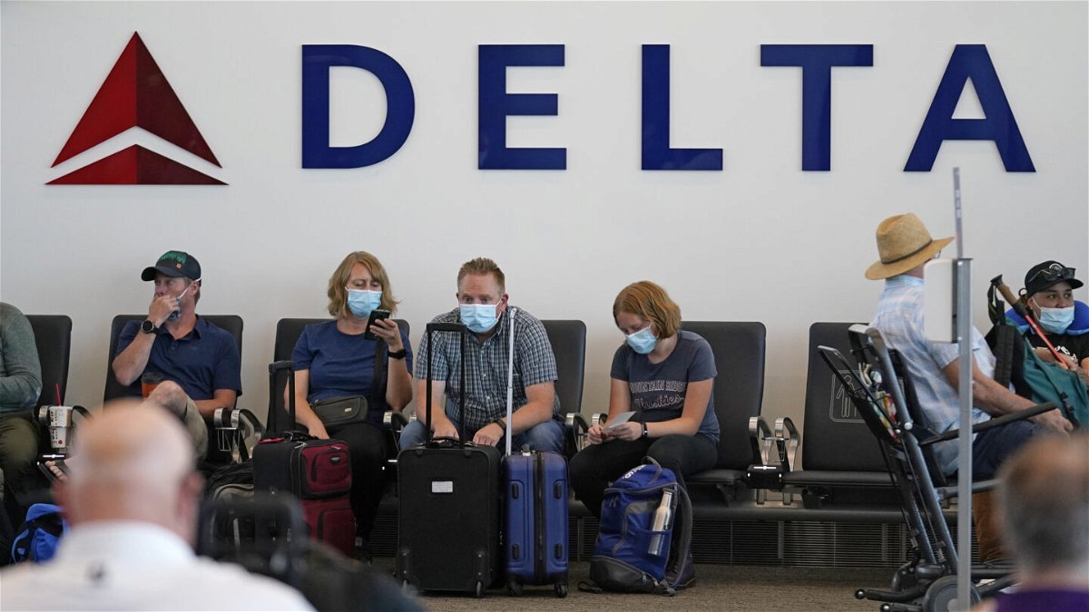 <i>Rick Bowmer/AP</i><br/>Delta CEO Ed Bastian thinks wearing masks on airplanes is a good idea