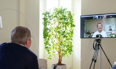 IOC President Thomas Bach (left) held a video call with Chinese tennis star Peng Shuai on November 21.