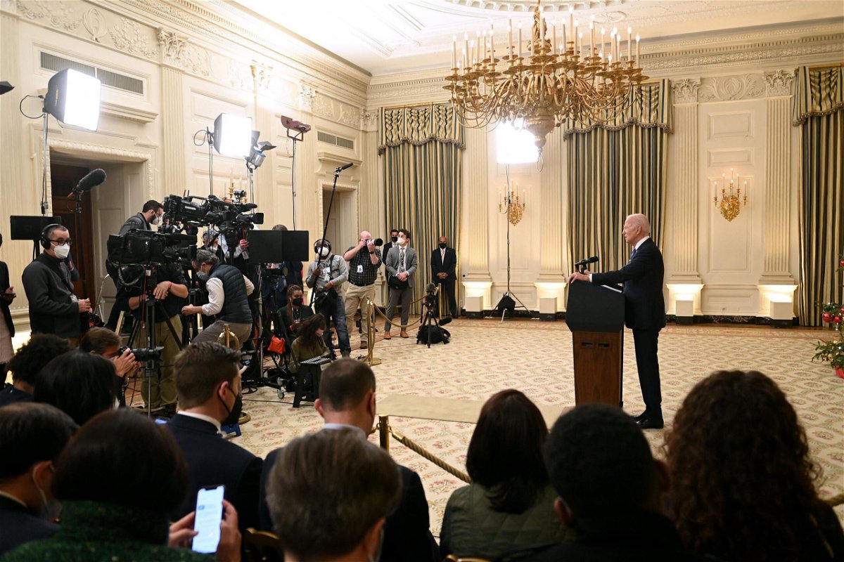 <i>BRENDAN SMIALOWSKI/AFP/AFP via Getty Images</i><br/>US President Joe Biden speaks about the status of the country's fight against Covid-19 and the Omicron variant