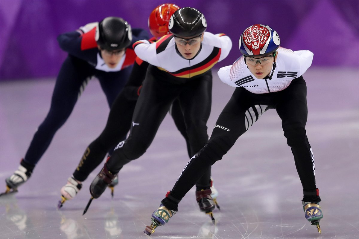 <i>Richard Heathcote/Getty Images</i><br/>Shim leading the pack during the Ladies Short Track 1
