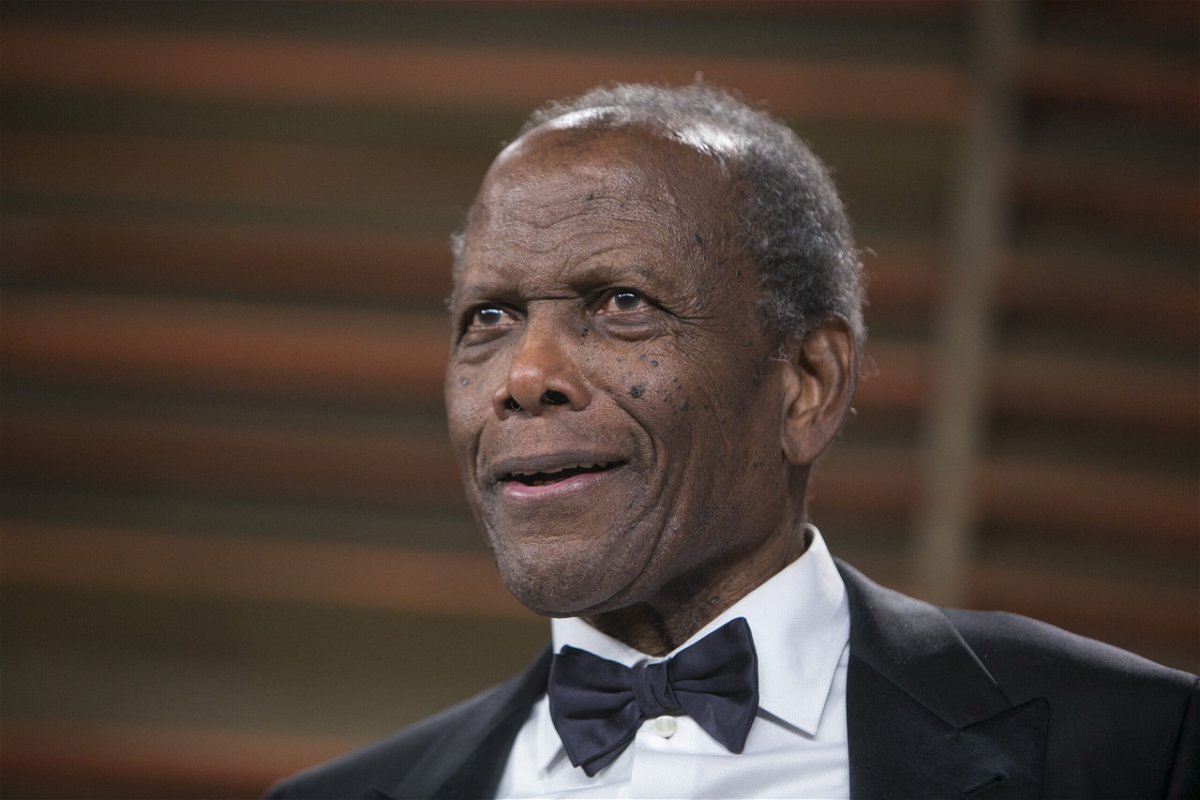 <i>Adrian Sanchez-Gonzalez/AFP/Getty Images</i><br/>Sidney Poitier's death certificate indicates he died of heart failure. Poitier is here seen at the 2014 Vanity Fair Oscar Party on March 2