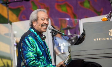 The New Orleans City Council has voted unanimously Thursday to rename Robert E. Lee Blvd for legendary musician Allen Toussaint