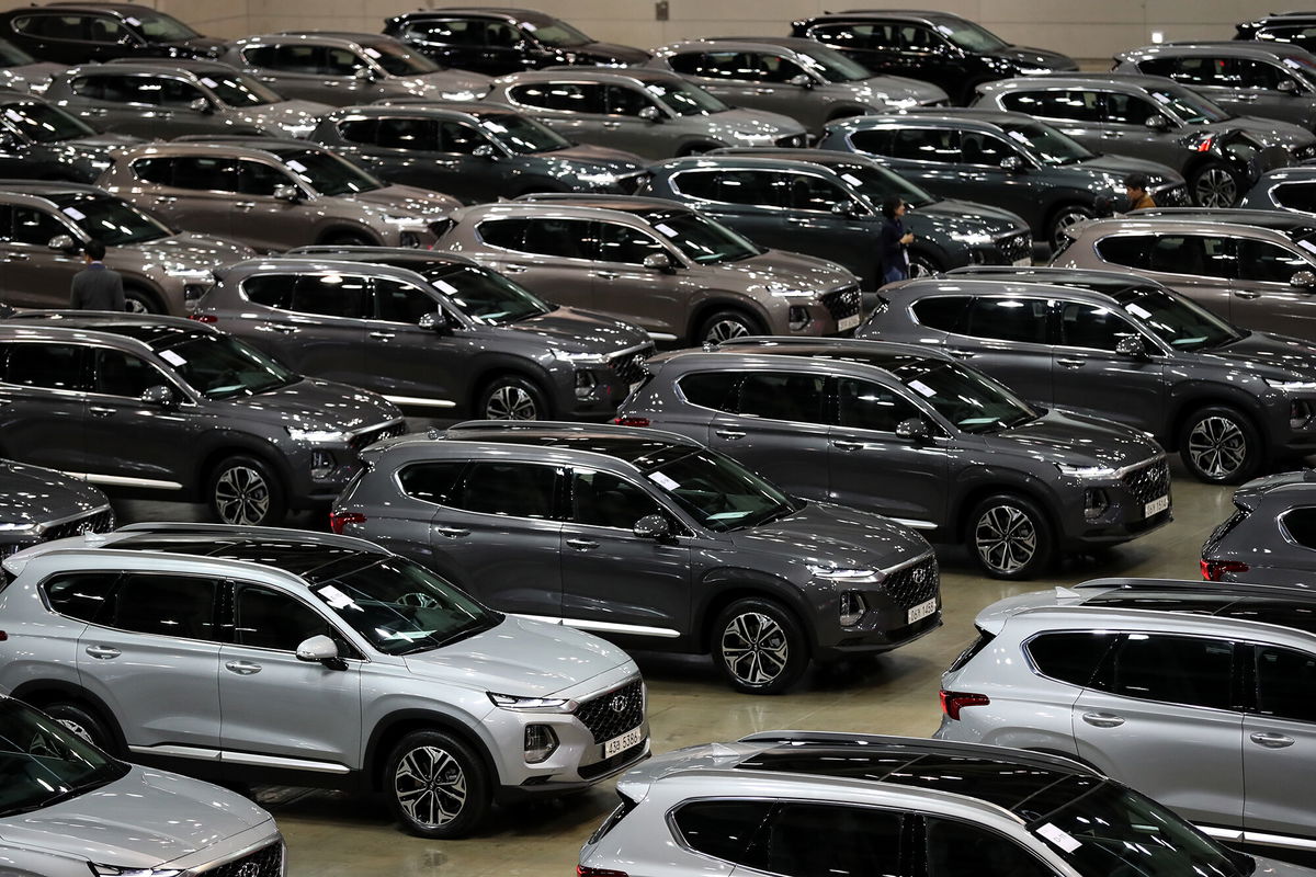 <i>SeongJoon Cho/Bloomberg/Getty Images</i><br/>Hyundai and Kia tell owners of nearly 500