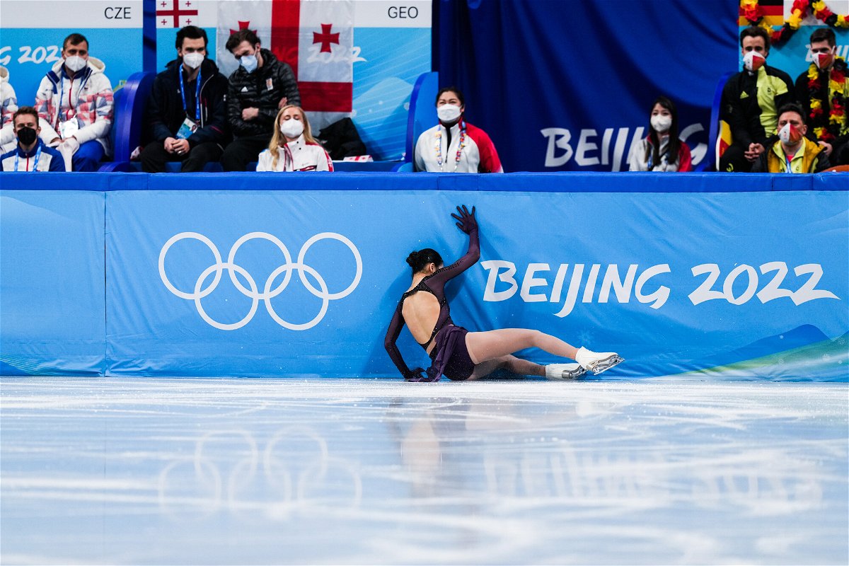 <i>Ni Minzhe/Chinasports/VCG/Getty Images</i><br/>Zhu of China was criticized for falling in her routine.