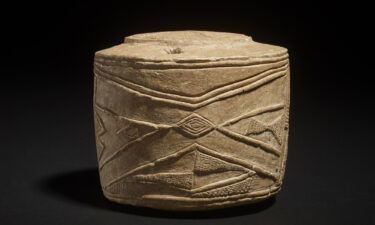 Burton Agnes chalk drum. 3005--2890BC.