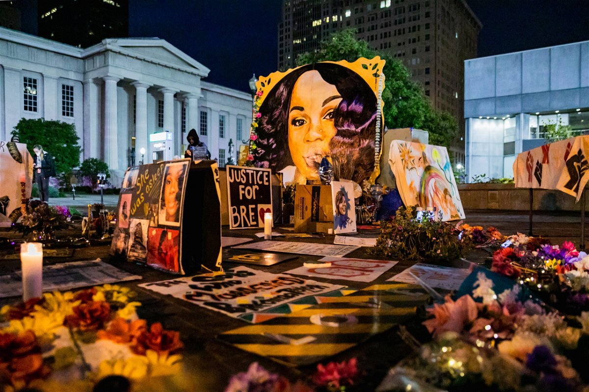 <i>Xavier Burrell/The New York Times/Redux</i><br/>A memorial to Breonna Taylor in Louisville