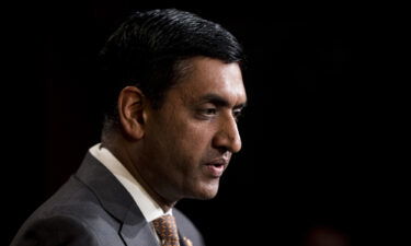 Rep. Ro Khanna commented on the customer service offered by the airline.