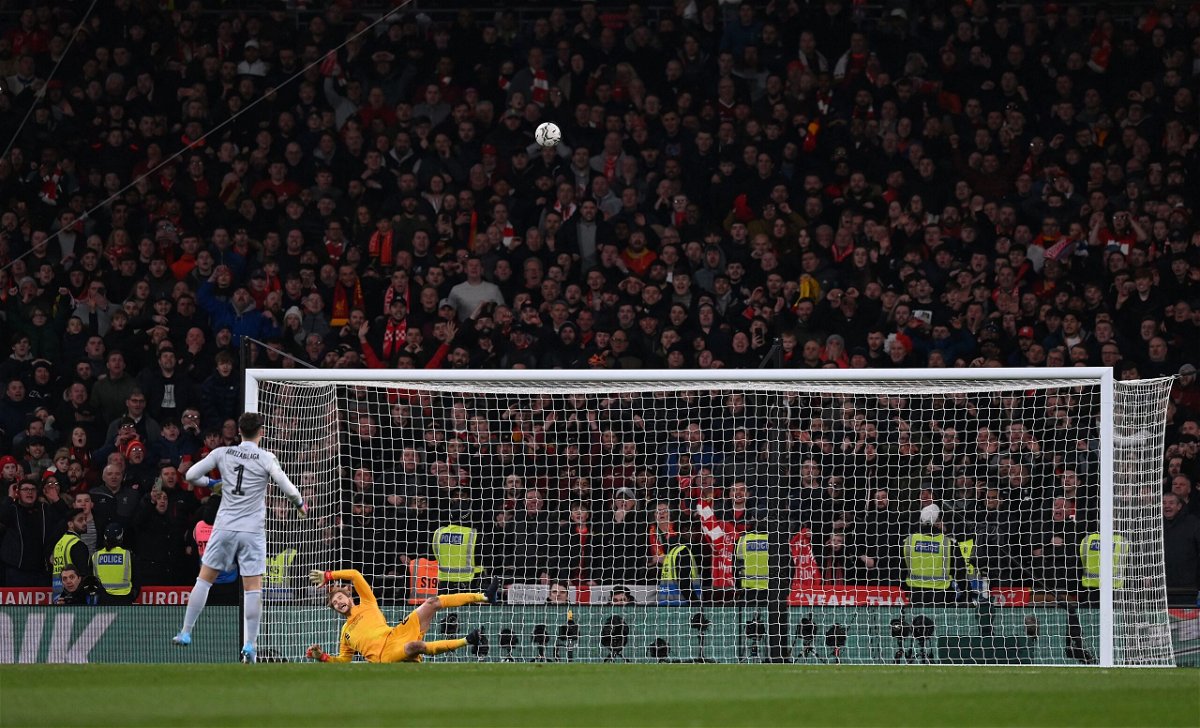 <i>GLYN KIRK/AFP/AFP via Getty Images</i><br/>Kepa Arrizabalaga misses a penalty in the Carabao Cup final.