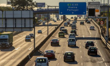 Traffic flow on a highway in Sevilla