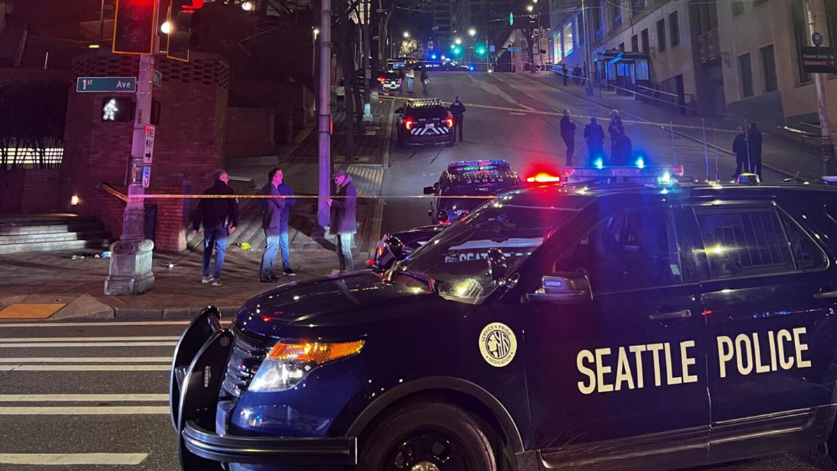 <i>Seattle Police Department</i><br/>Officers were responding to calls reporting gunshot sounds when they found a man who had crashed into a federal building