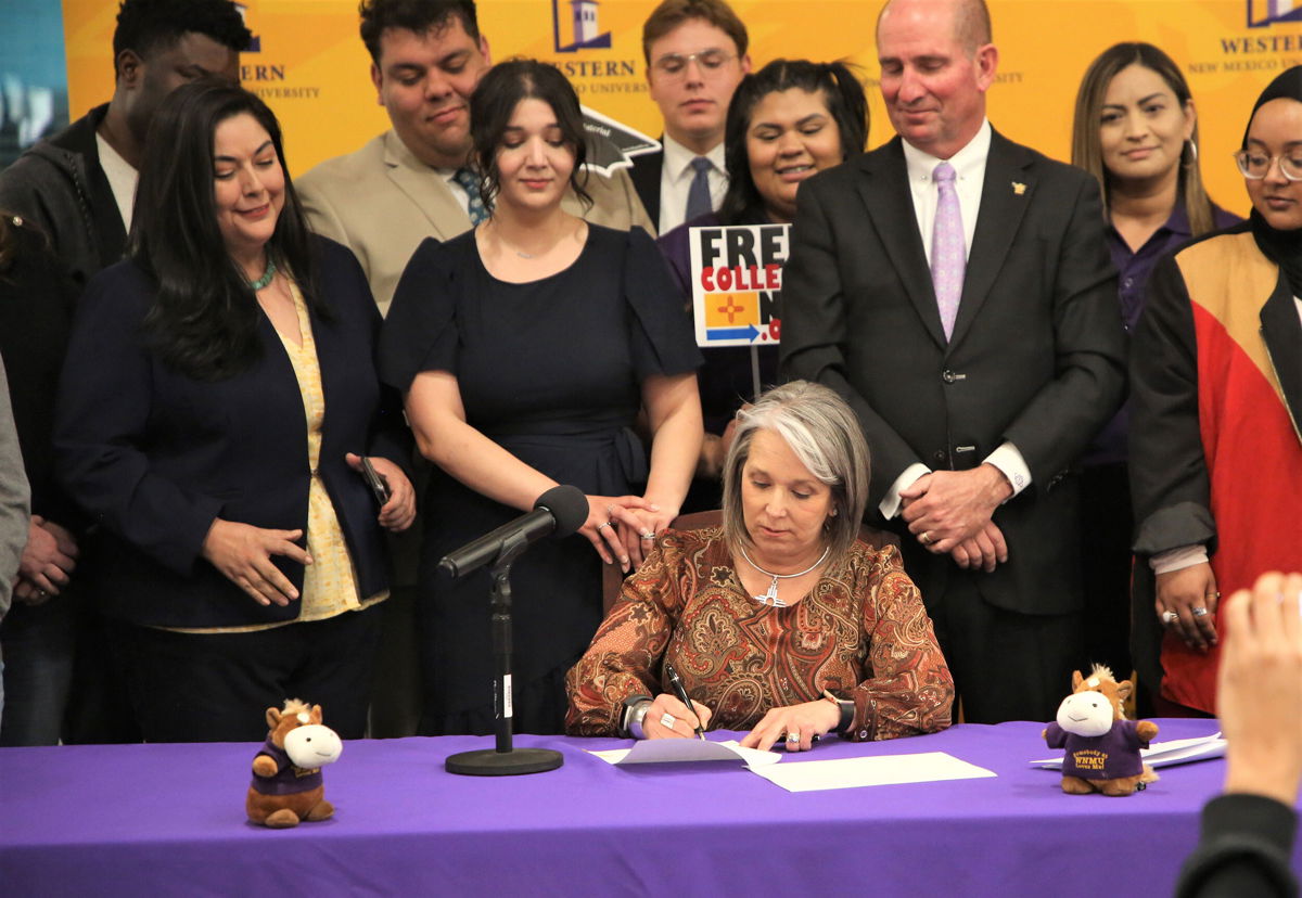 <i>Algernon D'Ammassa/Sun-News/USA Today Network</i><br/>New Mexico Gov. Michelle Lujan Grisham signs into law SB 140