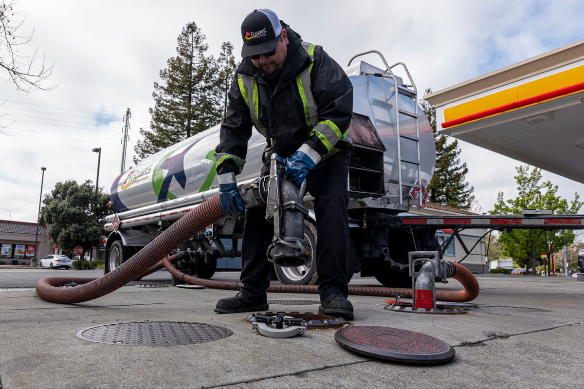 <i>David Paul Morris/Bloomberg/Getty Images</i><br/>A distributor delivers fuel to a Shell gas station in Hercules