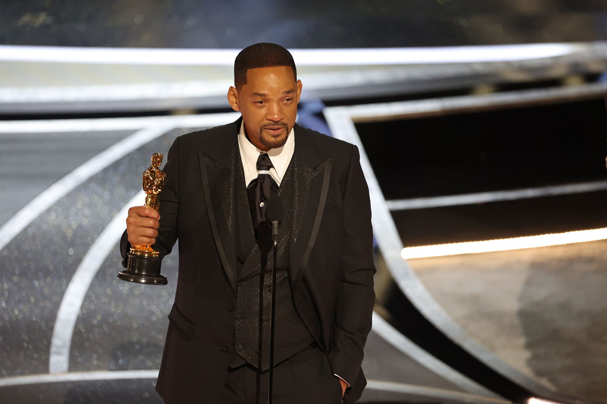 <i>Myung Chun/Los Angeles Times/Getty Images</i><br/>Will Smith accepts the award for Best Actor in a Leading Role for 
