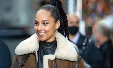 Alicia Keys' hit song 'Girl on Fire' has inspired a graphic novel.