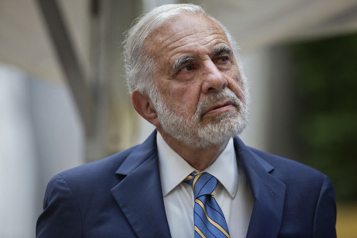 <i>Victor J. Blue/Bloomberg/Getty</i><br/>Carl Icahn wants McDonald's to eliminate gestation crate in its supply chain.