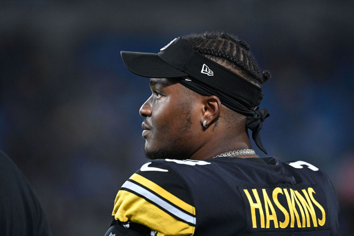 <i>Bob Donnan/USA Today/Reuters</i><br/>Pittsburgh Steelers quarterback Dwayne Haskins is shown here on the sidelines in the third quarter at Bank of America Stadium.